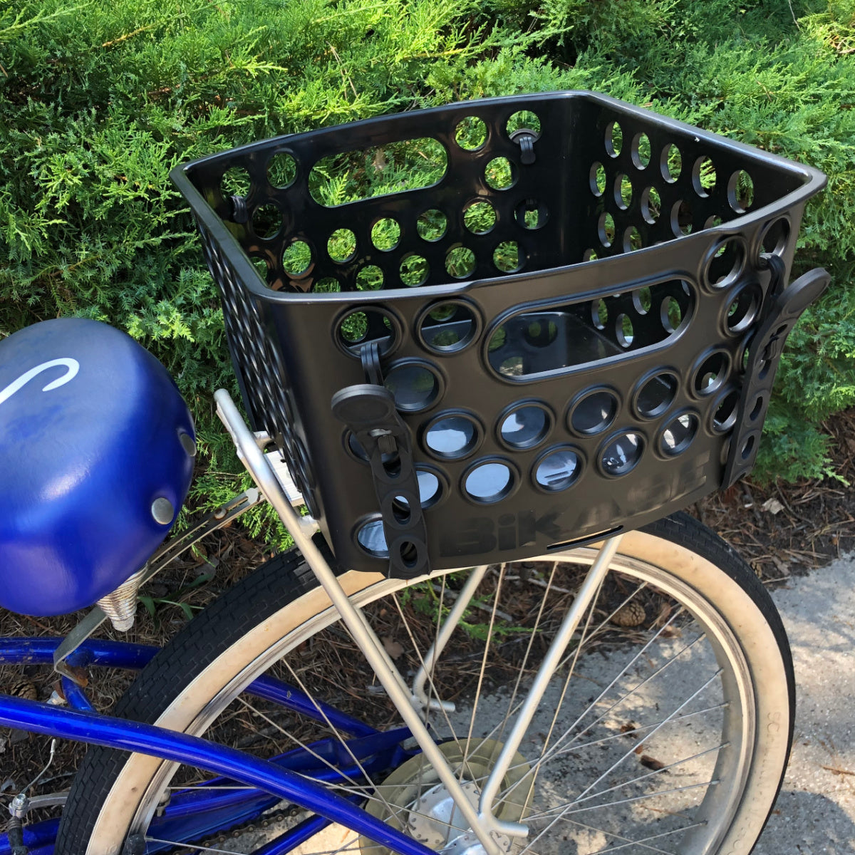 Bikase Dairyman Basket with Straps