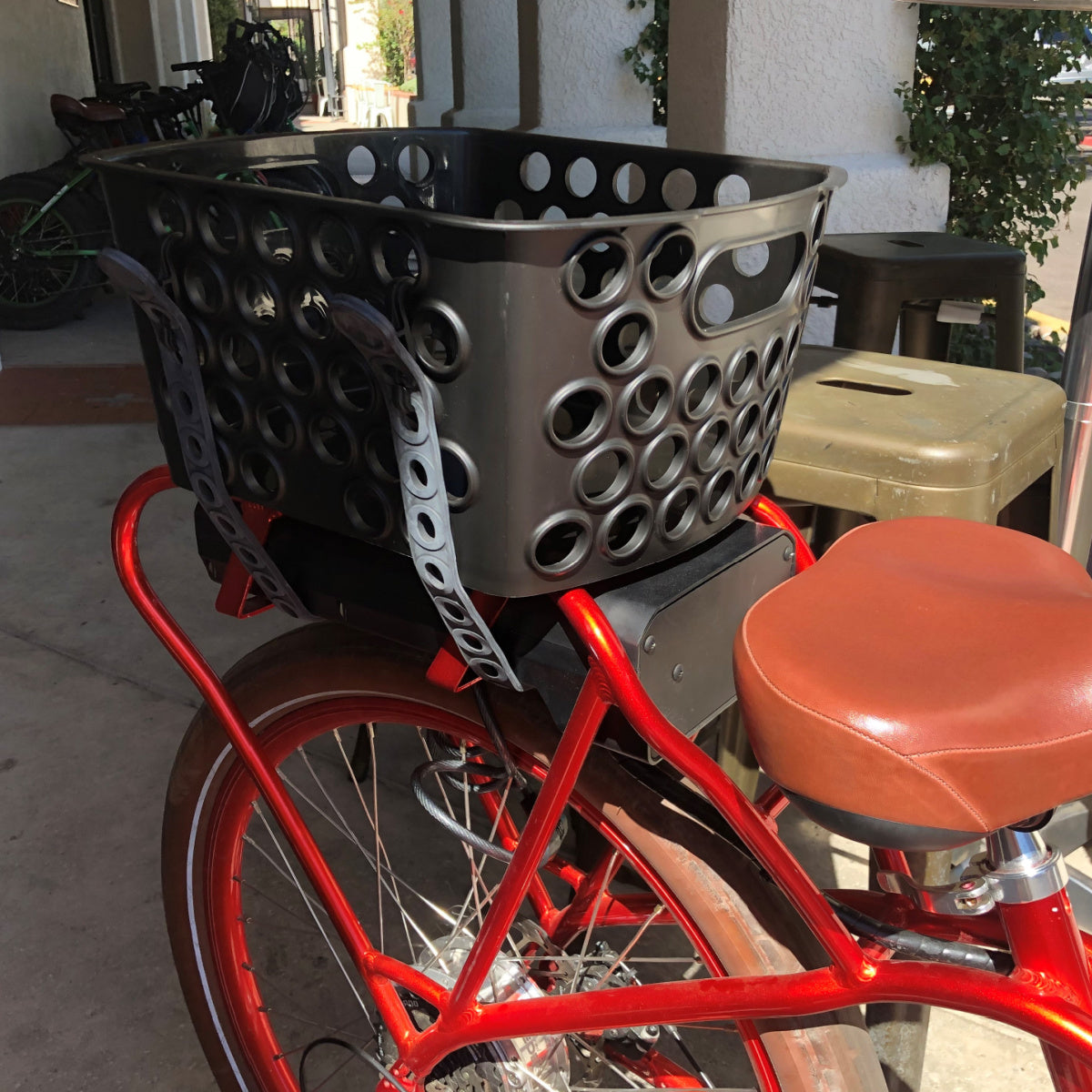 Bikase Dairyman Basket with Straps